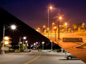 luces de calle amarillas