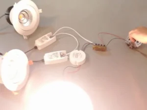 how does a dimmer work