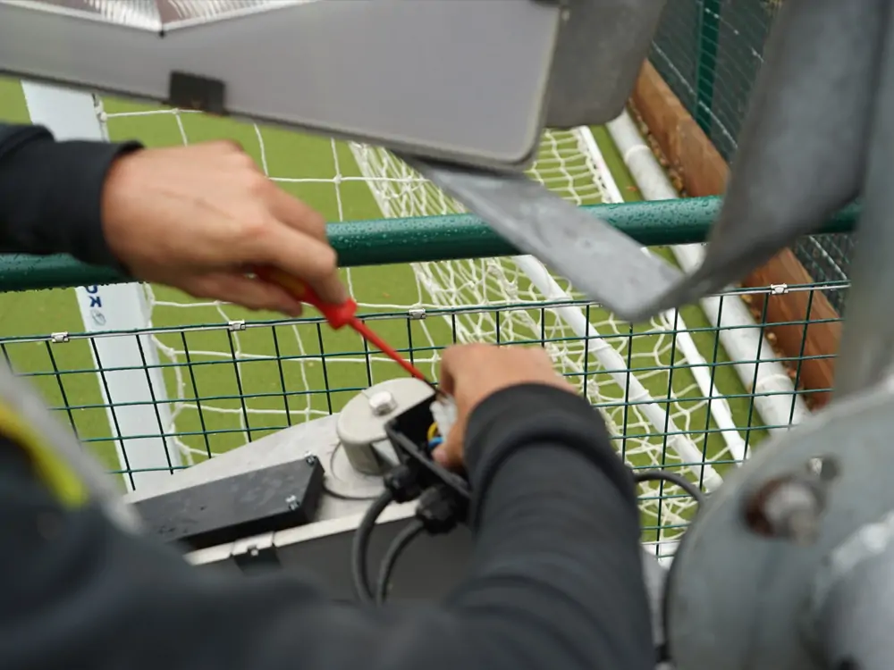 das Problem des flackernden Flutlichts lösen